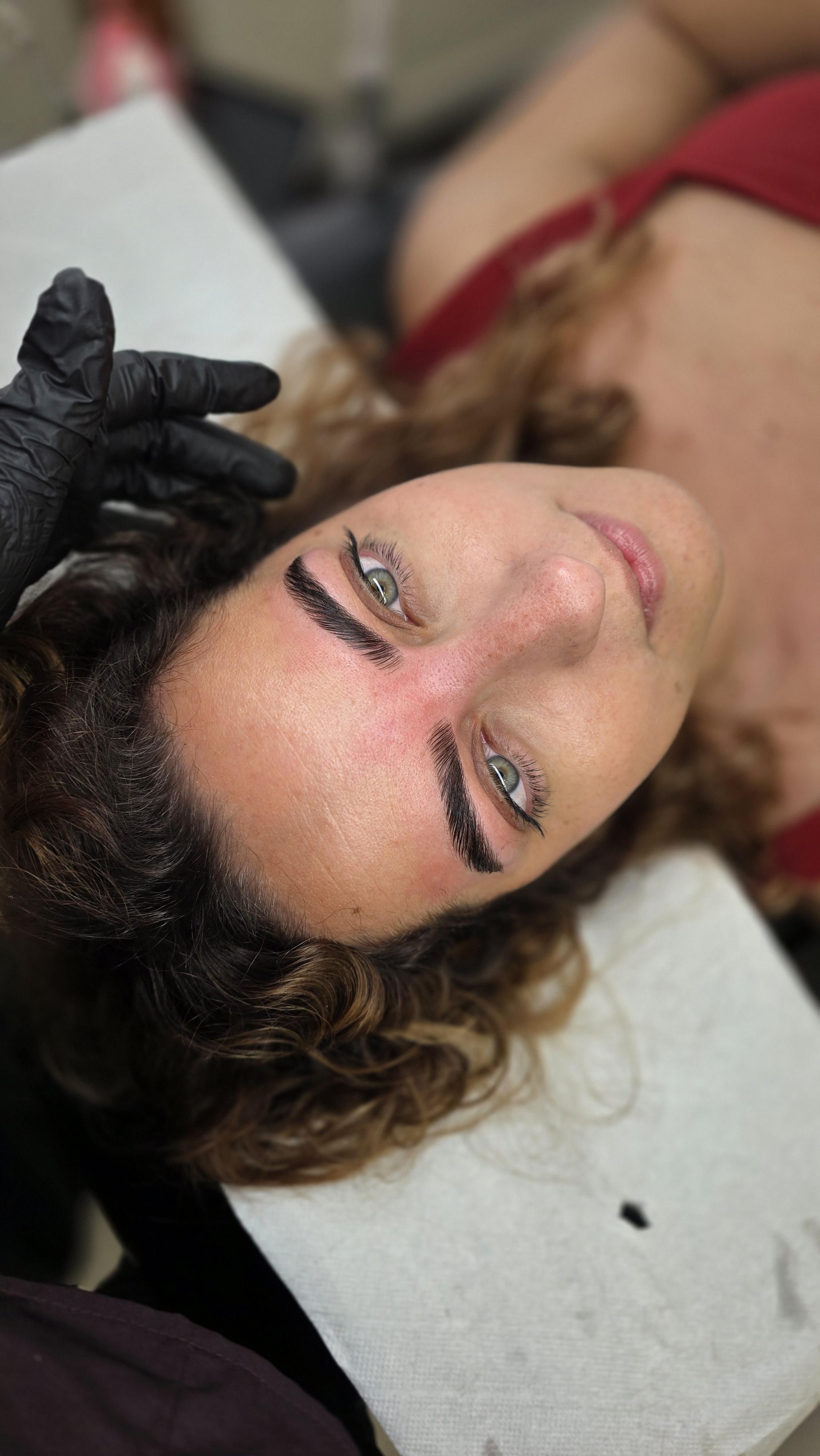 English-speaking beauty salon near Parque das Nações — C'alma Clinic & Academy
