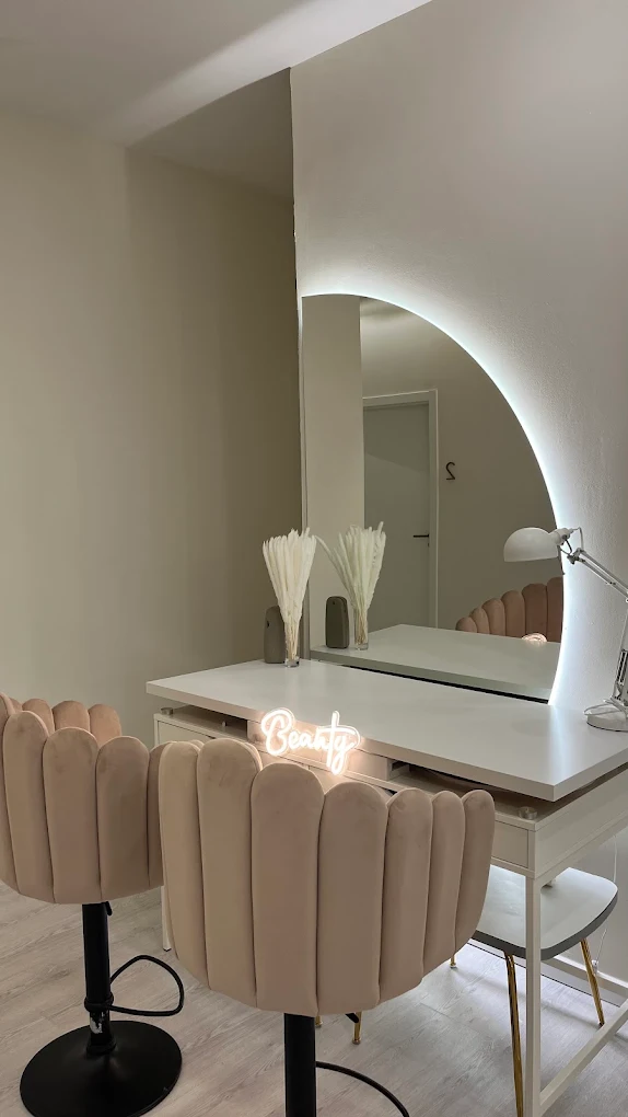 C'alma Clinic & Academy interior — Montijo beauty salon